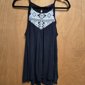 🟦 American Eagle Black & White Embroidered Tank